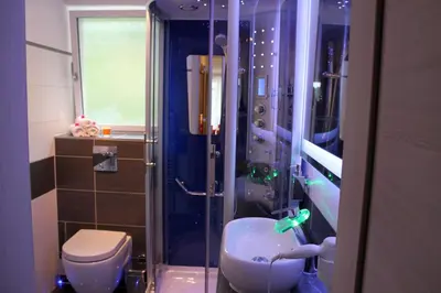 Ein Badezimmer in der Unterkunft Maarberg Resort