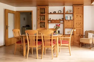 Ein Sitzbereich in der Unterkunft Apartment Heilbrünnchen