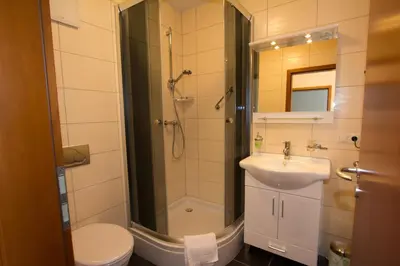Ein Badezimmer in der Unterkunft Hotel Rhein-Mosel-View
