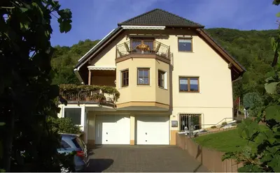 Das Gebäude in dem sich die Ferienwohnung befindet