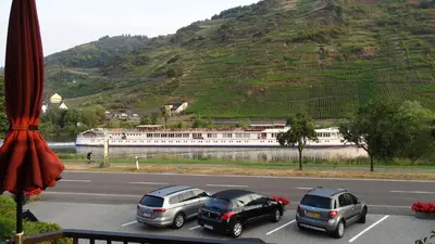 Ein allgemeiner Bergblick oder ein Berglick von der Pension aus
