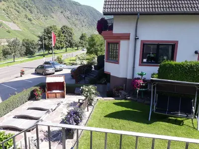 Ein allgemeiner Bergblick oder ein Berglick von der Pension aus
