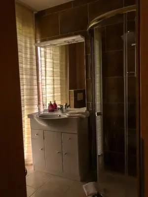Ein Badezimmer in der Unterkunft Hotel Restaurant Denis