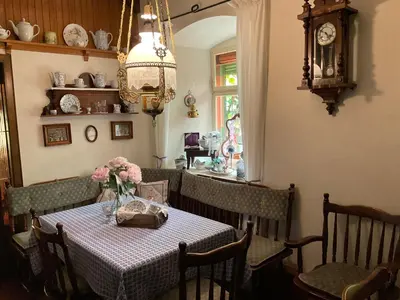 Ein Sitzbereich in der Unterkunft Alte Weinstuben Steinfelder Hof - B&B