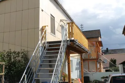 Das Gebäude in dem sich die Ferienwohnung befindet