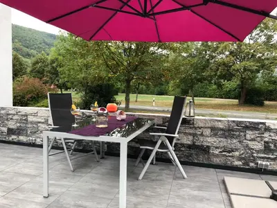 Ein allgemeiner Bergblick oder ein Berglick von der Ferienwohnung aus