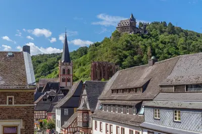 Ein allgemeiner Bergblick oder ein Berglick von des Hotels aus