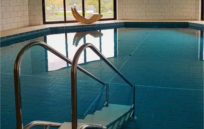 Der Swimmingpool an oder in der Nähe von 2 Bedroom Cozy Home In Gerolstein