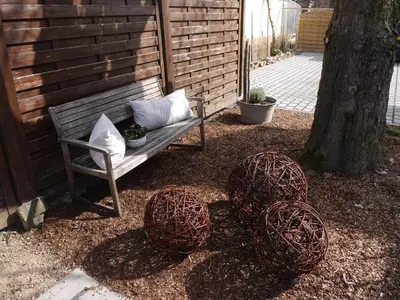 Ein Garten an der Unterkunft Altes Weingut Weinhaus Rebstock