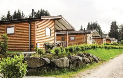 Das Gebäude in dem sich das Ferienhaus befindet