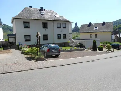 Das Gebäude in dem sich die Ferienwohnung befindet