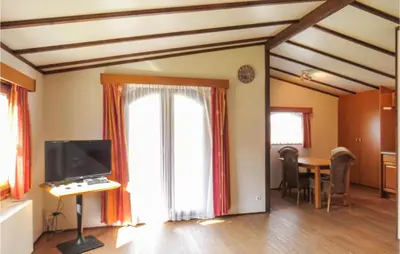 TV/Unterhaltungsangebot in der Unterkunft 2 Bedroom Awesome Home In Gerolstein