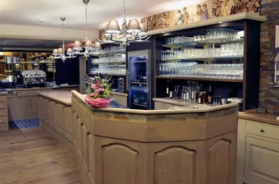 Lounge oder Bar in der Unterkunft Gasthaus zum Goldenen Hirschen
