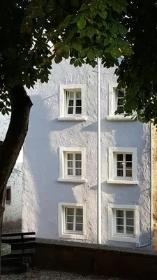 Das Gebäude in dem sich die Ferienwohnung befindet
