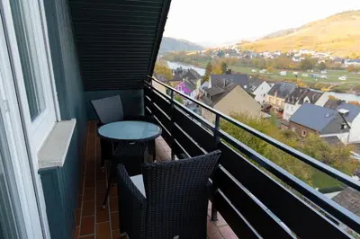 Ein allgemeiner Bergblick oder ein Berglick von der Ferienwohnung aus