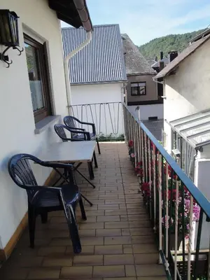 Ein Balkon oder eine Terrasse in der Unterkunft Gästehaus Andrea Blatt