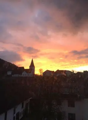 Blick auf den Sonnenuntergang/Sonnenaufgang von der Ferienwohnung aus oder aus der Nähe
