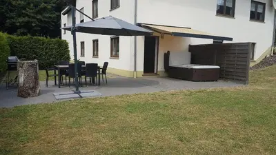 Das Gebäude in dem sich die Ferienwohnung befindet