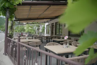 Ein Restaurant oder anderes Speiselokal in der Unterkunft Ley Hotel