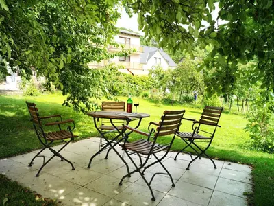 Ein Garten an der Unterkunft Pension zur Mühle