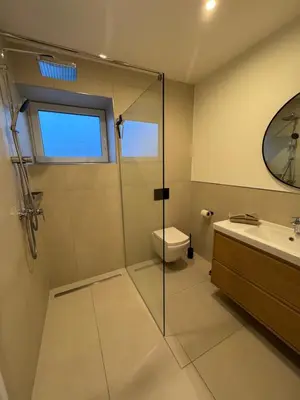 Ein Badezimmer in der Unterkunft Zur Fausenburg