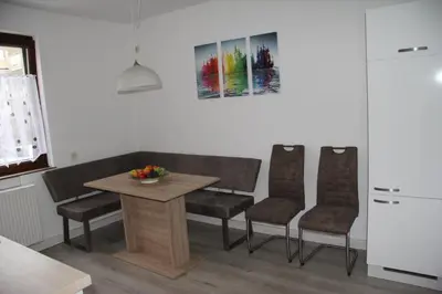 Ein Sitzbereich in der Unterkunft Geräumige 4 Zimmer Wohnung an den Kaiserthermen