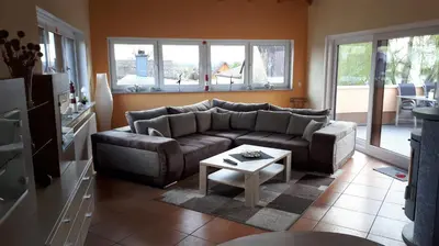 Ein Sitzbereich in der Unterkunft Ferienwohnung Braun