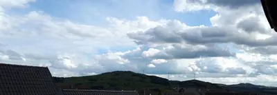 Ein allgemeiner Bergblick oder ein Berglick von der Ferienwohnung aus
