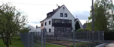 Das Gebäude in dem sich die Ferienwohnung befindet