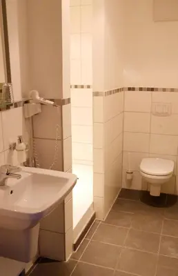 Ein Badezimmer in der Unterkunft Moselblick Hotel Aroma