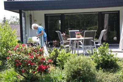 Ein Garten an der Unterkunft Ferienwohnung Inga