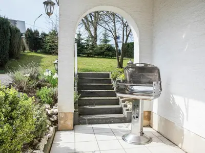 Ein Garten an der Unterkunft Erdgeschosswohnung in ruhiger Lage