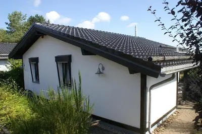 Das Gebäude in dem sich das Ferienhaus befindet