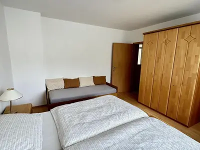 Ein Bett oder Betten in einem Zimmer der Unterkunft Modern apartment with 2 bathrooms in Lirstal