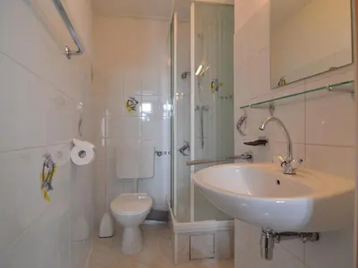 Ein Badezimmer in der Unterkunft Urzig Heritage Riverside Stay