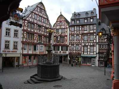 Das Gebäude in dem sich das Ferienhaus befindet