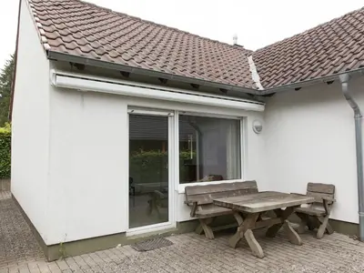 Das Gebäude in dem sich das Ferienhaus befindet