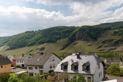 Ein allgemeiner Bergblick oder ein Berglick von der Ferienwohnung aus