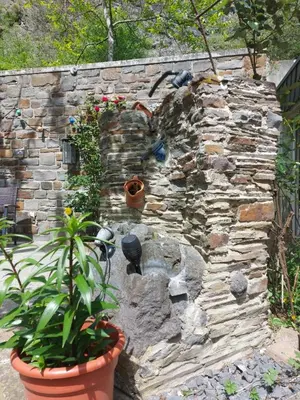 Ein Garten an der Unterkunft Pension Belzer