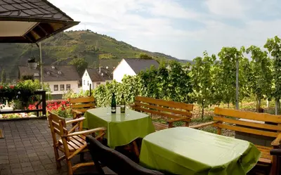 Ein allgemeiner Bergblick oder ein Berglick von des Bed & Breakfasts aus