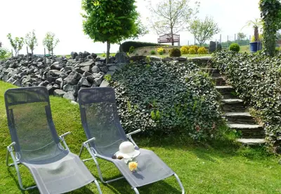 Ein Garten an der Unterkunft Ferienwohnung Bappert