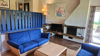 Ein Sitzbereich in der Unterkunft Landhaus Wald und See Nr. 35