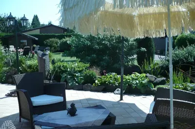 Ein Garten an der Unterkunft Pension-Jakobs