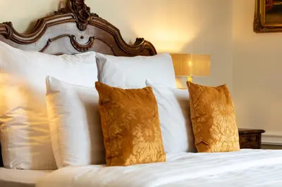 Ein Bett oder Betten in einem Zimmer der Unterkunft Schloss Lieser, Autograph Collection
