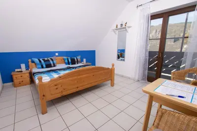 Ein Sitzbereich in der Unterkunft Weingut Christian Bucher