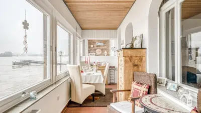 Ein Sitzbereich in der Unterkunft VILLA RHEINSTEIN AM SCHLOSS ENGERS
