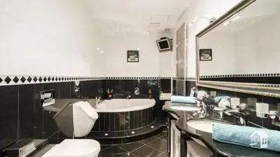 Ein Badezimmer in der Unterkunft VILLA RHEINSTEIN AM SCHLOSS ENGERS