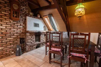 Ein Sitzbereich in der Unterkunft Ferienwohnung Flämisches Weinhaus