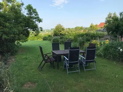 Ein Garten an der Unterkunft 4 Kreuzstraße Laaschhof