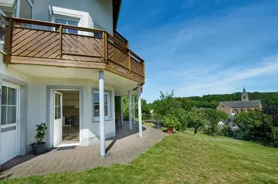 Das Gebäude in dem sich die Ferienwohnung befindet